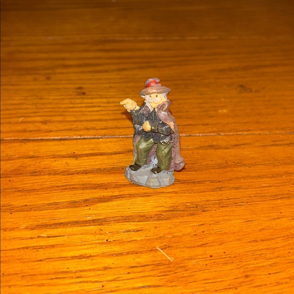 Halloween Miniature Toy Set with Pumpkins and Figurines - Picture 10 of 14